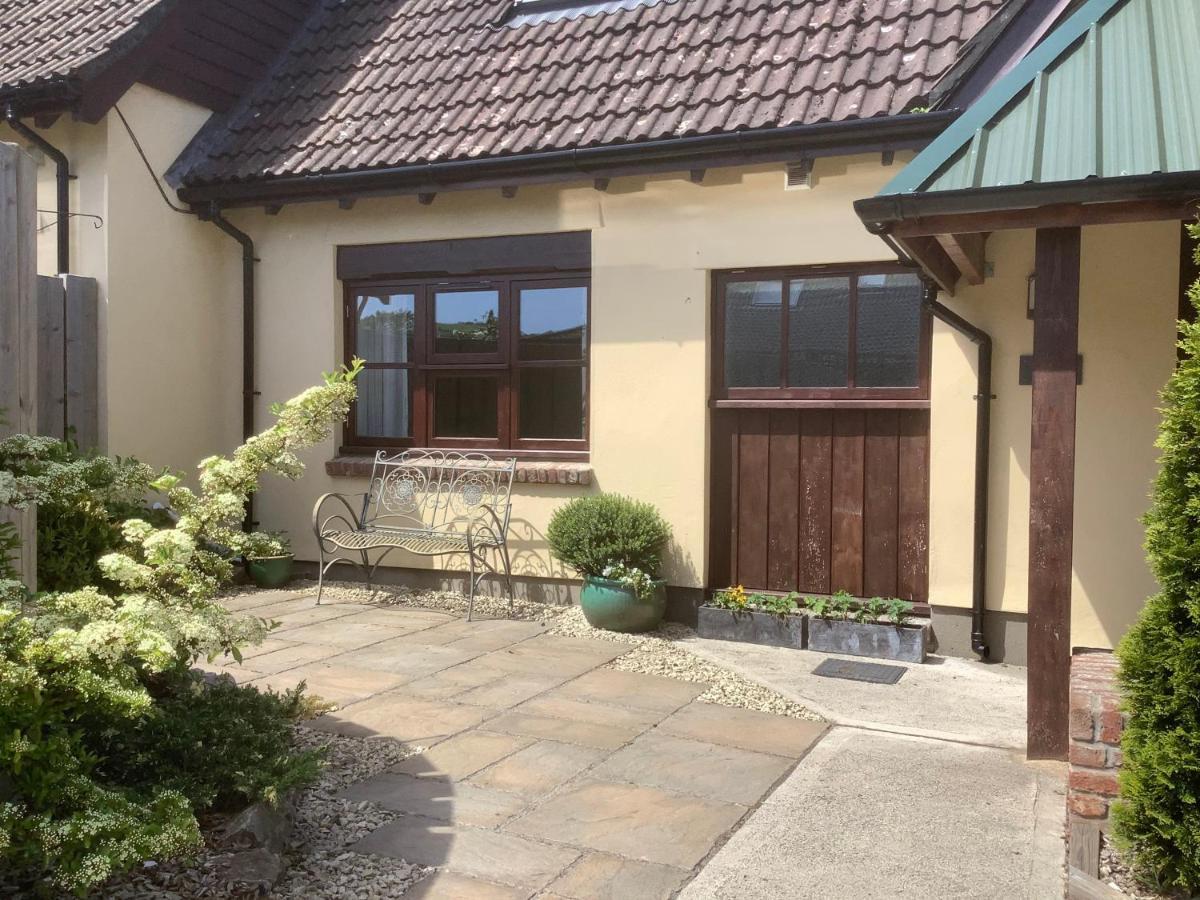Вилла The Forge Winscombe Экстерьер фото